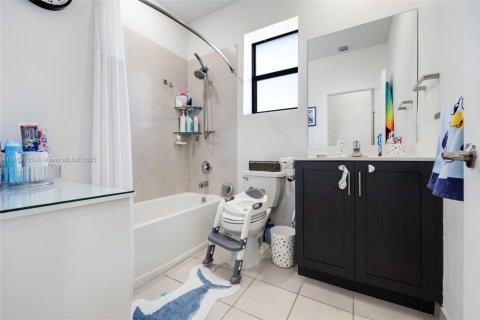 Townhouse in Homestead, Florida 3 bedrooms, 140.65 sq.m. № 1889205 - photo 25