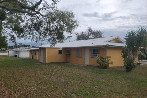 Villa ou maison à louer à St. Lucie, Floride: 2 chambres, 68.75 m2 № 2004044 - photo 21