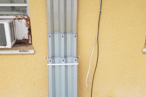 Villa ou maison à louer à St. Lucie, Floride: 2 chambres, 68.75 m2 № 2004044 - photo 17