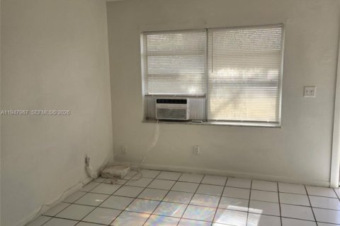 Villa ou maison à louer à St. Lucie, Floride: 2 chambres, 68.75 m2 № 2004044 - photo 5