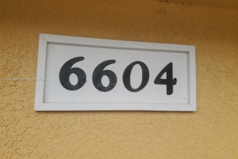 Villa ou maison à louer à St. Lucie, Floride: 2 chambres, 68.75 m2 № 2004044 - photo 22