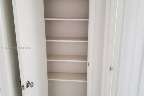 Villa ou maison à louer à St. Lucie, Floride: 2 chambres, 68.75 m2 № 2004044 - photo 11