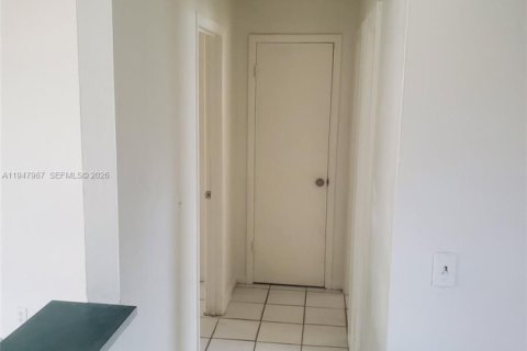 Villa ou maison à louer à St. Lucie, Floride: 2 chambres, 68.75 m2 № 2004044 - photo 10