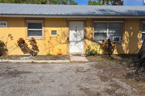 Villa ou maison à louer à St. Lucie, Floride: 2 chambres, 68.75 m2 № 2004044 - photo 2