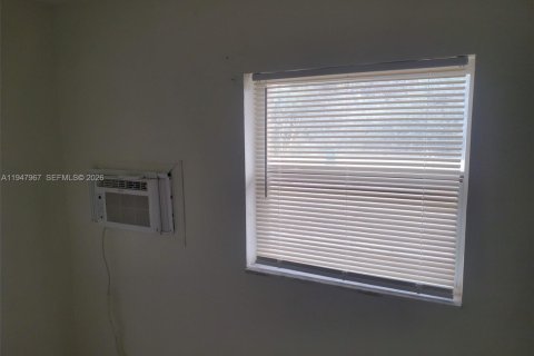 Villa ou maison à louer à St. Lucie, Floride: 2 chambres, 68.75 m2 № 2004044 - photo 13