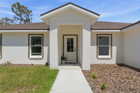 House in Weeki Wachee, Florida 4 bedrooms, 195.09 sq.m. № 2225872 - photo 3