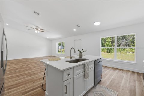 House in Weeki Wachee, Florida 4 bedrooms, 195.09 sq.m. № 2225872 - photo 10