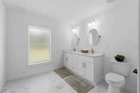 House in Weeki Wachee, Florida 4 bedrooms, 195.09 sq.m. № 2225872 - photo 28