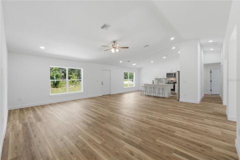 House in Weeki Wachee, Florida 4 bedrooms, 195.09 sq.m. № 2225872 - photo 14
