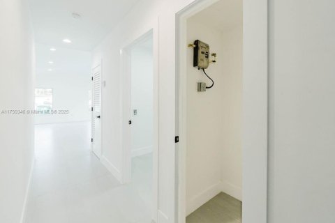 Casa en venta en Miami, Florida, 4 dormitorios, 202.71 m2 № 1498504 - foto 18
