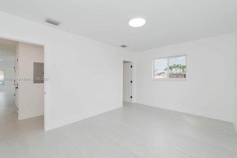 Casa en venta en Miami, Florida, 4 dormitorios, 202.71 m2 № 1498504 - foto 29