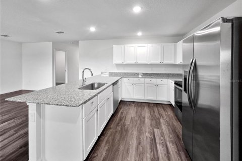 Villa ou maison à louer à Belleview, Floride: 4 chambres, 168.25 m2 № 1880709 - photo 4