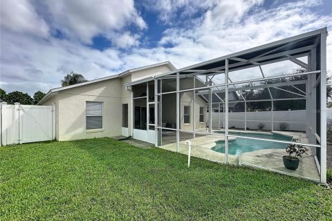 House in Davenport, Florida 3 bedrooms, 137.96 sq.m. № 2428688 - photo 24