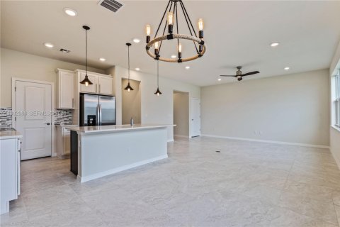 Снять в аренду таунхаус в Холливуд, Флорида 3 спальни, 167.22м2, № 2048610 - фото 5