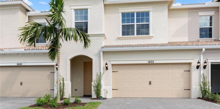 Таунхаус в Холливуд, Флорида 3 спальни, 167.22м2 № 2048610