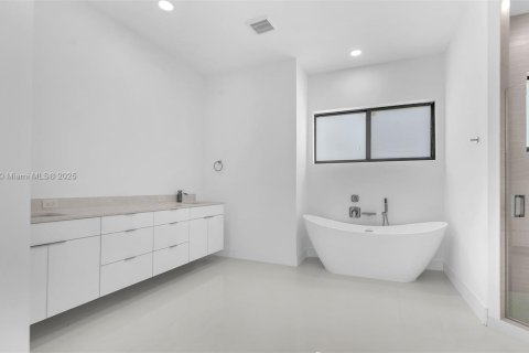 Villa ou maison à vendre à Miami, Floride: 5 chambres, 264.77 m2 № 1960779 - photo 30
