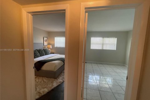 Снять в аренду кондоминиум в Окленд-Парк, Флорида 2 спальни, 74.32м2, № 2007321 - фото 6