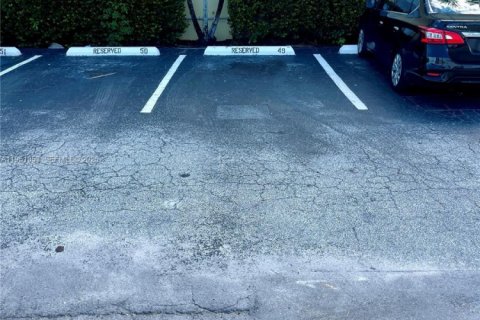 Снять в аренду кондоминиум в Окленд-Парк, Флорида 2 спальни, 74.32м2, № 2007321 - фото 15