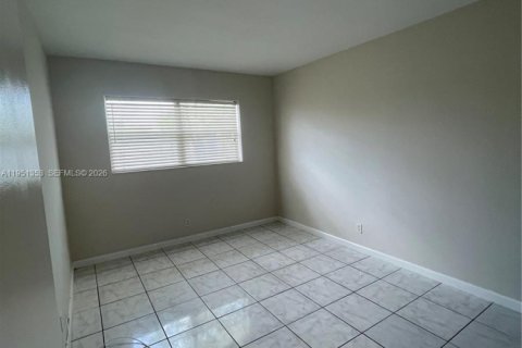 Снять в аренду кондоминиум в Окленд-Парк, Флорида 2 спальни, 74.32м2, № 2007321 - фото 13