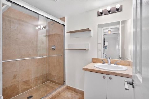 Купить кондоминиум в Помпано-Бич, Флорида 3 комнаты, 83.98м2, № 2268138 - фото 28