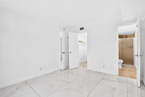 Купить кондоминиум в Помпано-Бич, Флорида 3 комнаты, 83.98м2, № 2268138 - фото 19