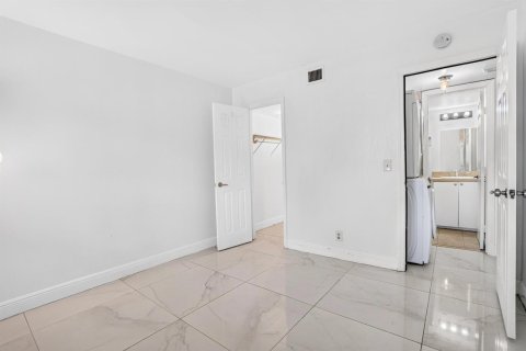 Купить кондоминиум в Помпано-Бич, Флорида 3 комнаты, 83.98м2, № 2268138 - фото 25