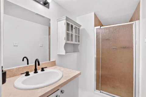 Купить кондоминиум в Помпано-Бич, Флорида 3 комнаты, 83.98м2, № 2268138 - фото 22
