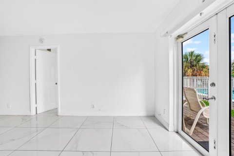 Купить кондоминиум в Помпано-Бич, Флорида 3 комнаты, 83.98м2, № 2268138 - фото 14