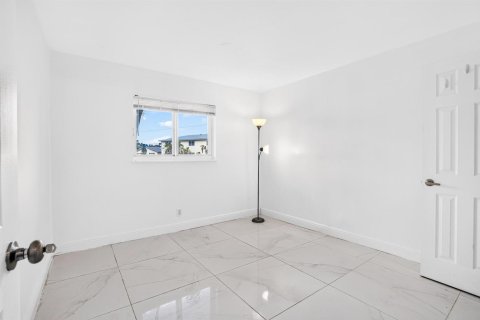 Купить кондоминиум в Помпано-Бич, Флорида 3 комнаты, 83.98м2, № 2268138 - фото 26
