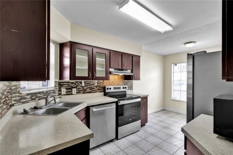 Duplex in Orlando, Florida 3 bedrooms, 127.65 sq.m. № 1849554 - photo 11