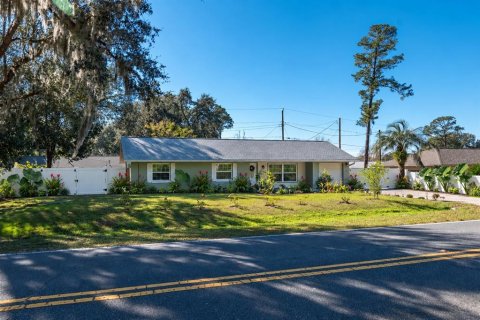 House in Ocala, Florida 3 bedrooms, 128.95 sq.m. № 2400230 - photo 3