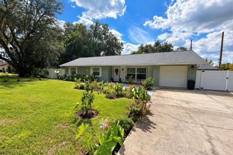 House in Ocala, Florida 3 bedrooms, 128.95 sq.m. № 2400230 - photo 4