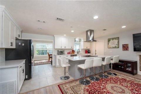 House in Ocala, Florida 3 bedrooms, 128.95 sq.m. № 2400230 - photo 16
