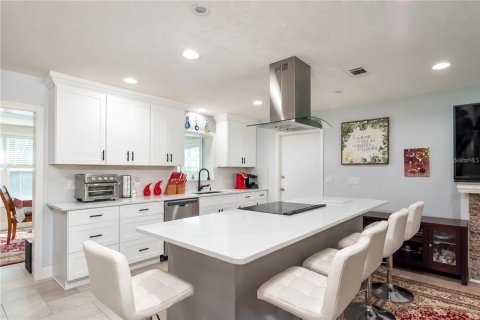 House in Ocala, Florida 3 bedrooms, 128.95 sq.m. № 2400230 - photo 13
