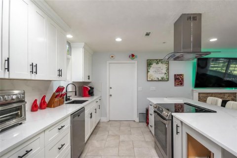 House in Ocala, Florida 3 bedrooms, 128.95 sq.m. № 2400230 - photo 9