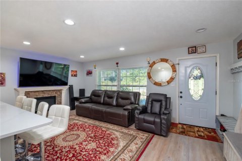 House in Ocala, Florida 3 bedrooms, 128.95 sq.m. № 2400230 - photo 14