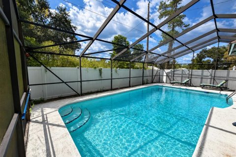 House in Ocala, Florida 3 bedrooms, 128.95 sq.m. № 2400230 - photo 2