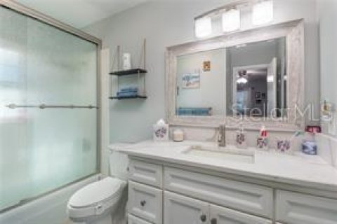 House in Ocala, Florida 3 bedrooms, 128.95 sq.m. № 2400230 - photo 24