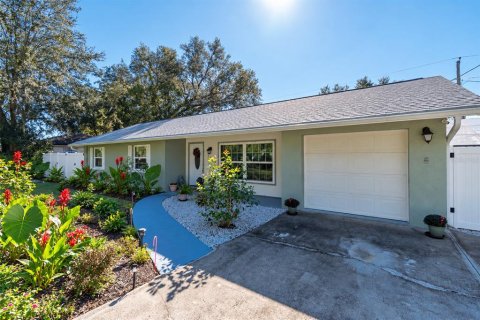 House in Ocala, Florida 3 bedrooms, 128.95 sq.m. № 2400230 - photo 5