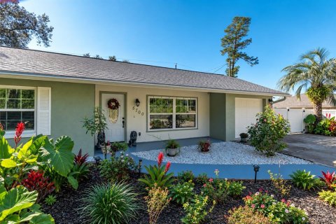 House in Ocala, Florida 3 bedrooms, 128.95 sq.m. № 2400230 - photo 6