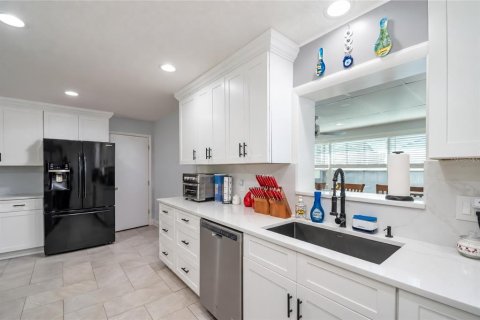 House in Ocala, Florida 3 bedrooms, 128.95 sq.m. № 2400230 - photo 11