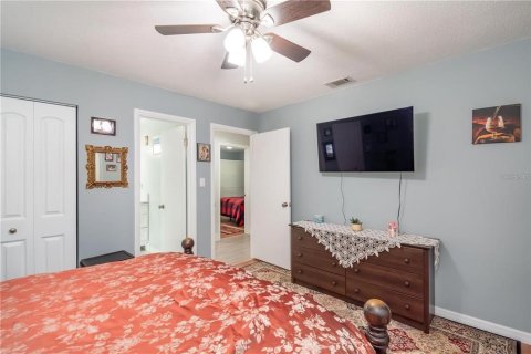 House in Ocala, Florida 3 bedrooms, 128.95 sq.m. № 2400230 - photo 22