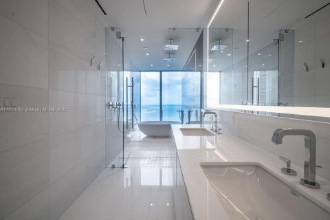 Condominio en venta en Miami, Florida, 3 dormitorios, 285.95 m2 № 1888774 - foto 25