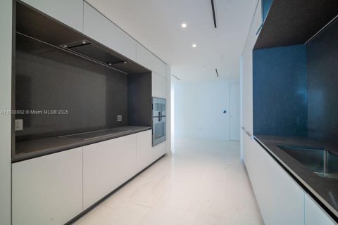 Condominio en venta en Miami, Florida, 3 dormitorios, 285.95 m2 № 1888774 - foto 27
