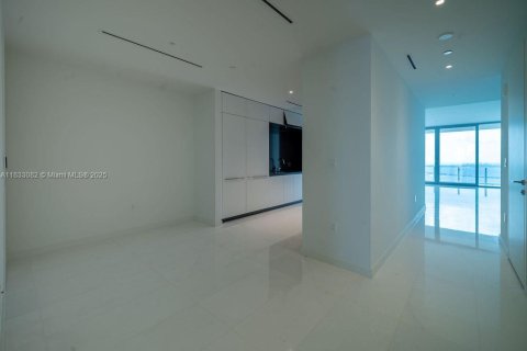 Condominio en venta en Miami, Florida, 3 dormitorios, 285.95 m2 № 1888774 - foto 26