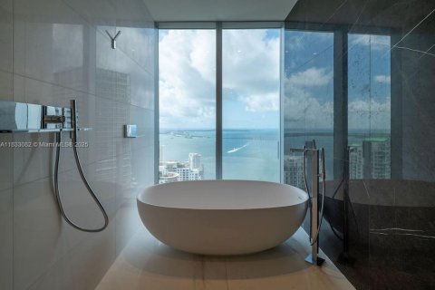Condominio en venta en Miami, Florida, 3 dormitorios, 285.95 m2 № 1888774 - foto 24