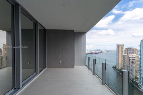 Condominio en venta en Miami, Florida, 3 dormitorios, 285.95 m2 № 1888774 - foto 14