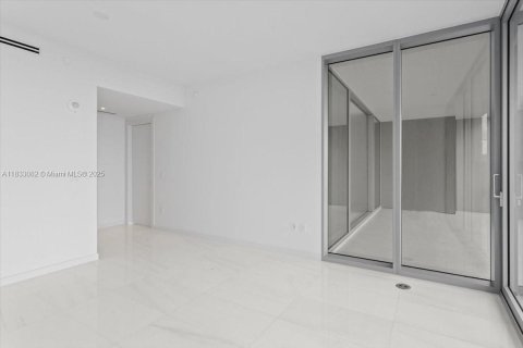 Condominio en venta en Miami, Florida, 3 dormitorios, 285.95 m2 № 1888774 - foto 21