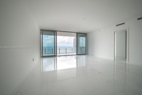 Condominio en venta en Miami, Florida, 3 dormitorios, 285.95 m2 № 1888774 - foto 5