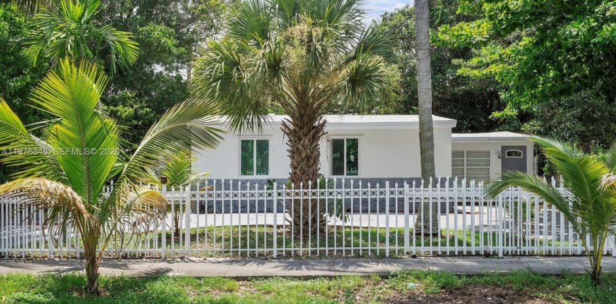 Дом в Вест-Парк, Флорида 3 спальни, 89.93м2 № 2038352